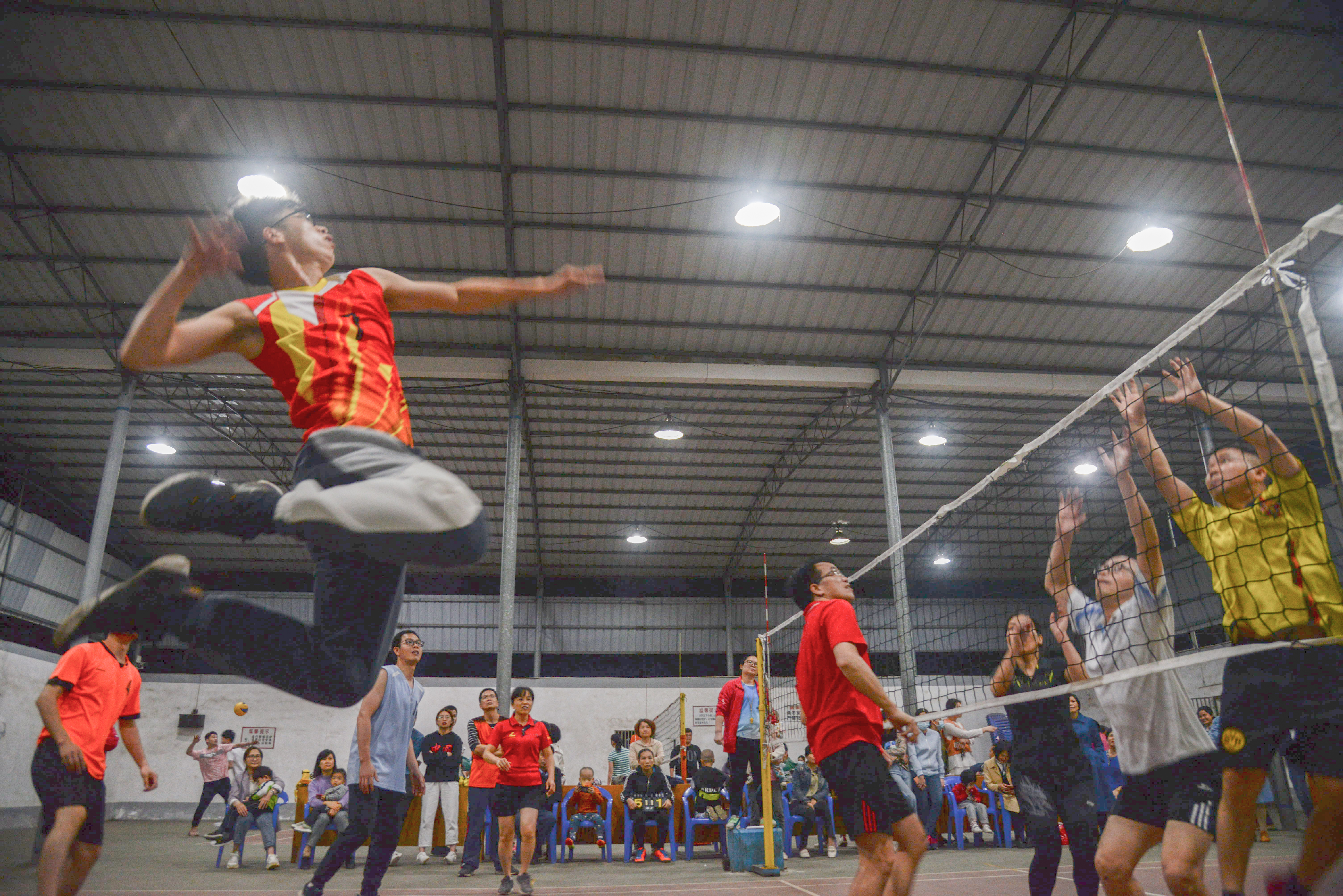 031拼搏 曾海荣.jpg