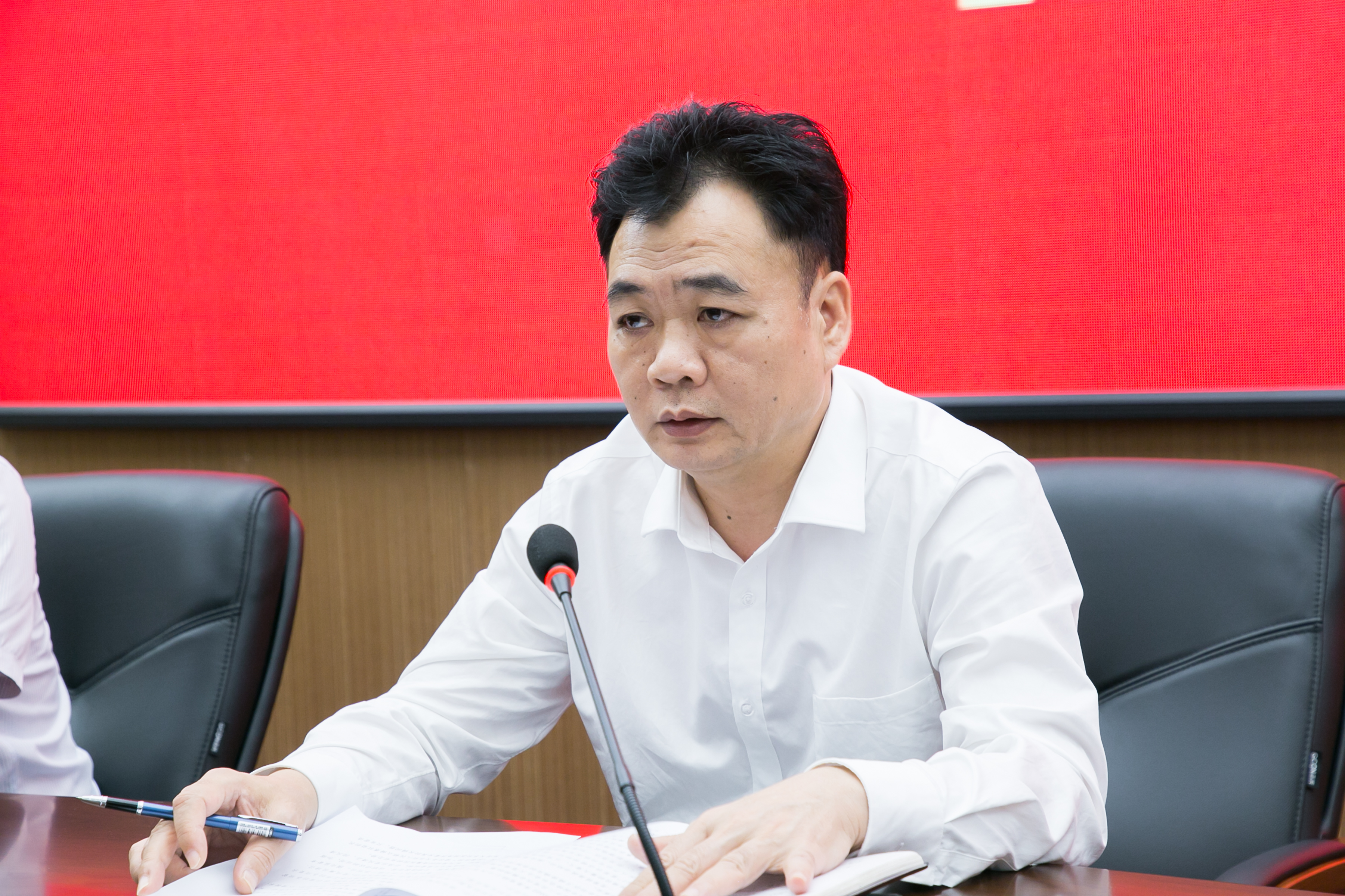 5、在推进清廉医院建设工作动员部署会上,横州市人民医院院长石朝阳作总结讲话.jpg 5、在推进清廉医院建设工作动员部署会上,横州市人民医院院长石朝阳作总结讲话.jpg