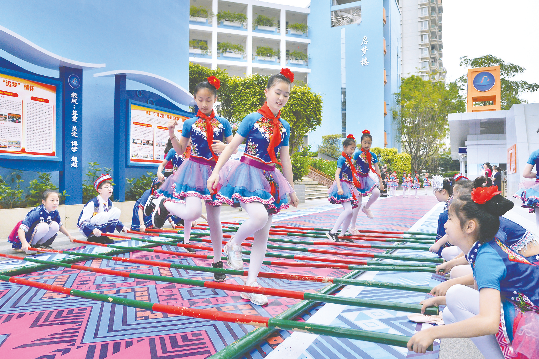 2e1ba7c79fe2e7d5750c36cb22449489_e4da3b7fbbce2345d7772b0674a318d5_img_182_321_456_303.png 2e1ba7c79fe2e7d5750c36cb22449489_e4da3b7fbbce2345d7772b0674a318d5_img_182_321_456_303.png